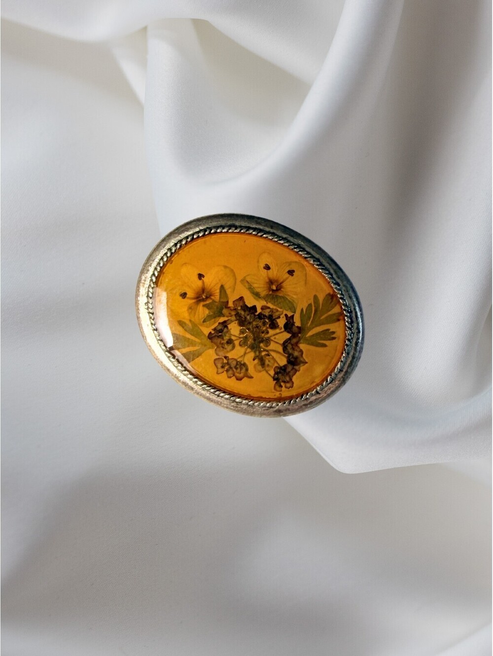 Vintage Pressed Flower Resin Oval Brooch Amber Lucite Botanical Pin 1970s